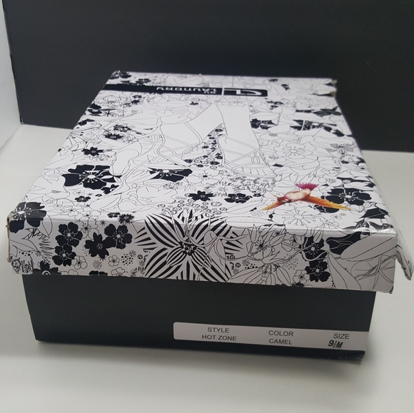 cl by laundry black wedge